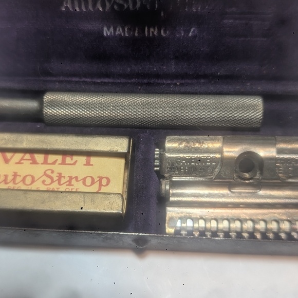 Silver Razor Set - Picture 4 of 4